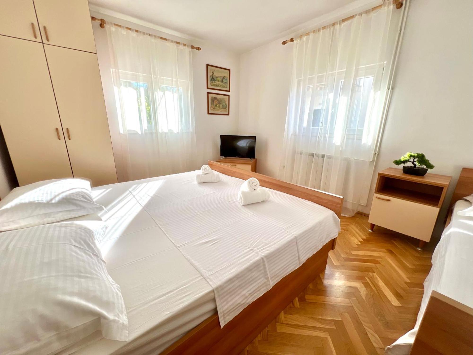 Adria 2 Apartment สลาทิเน ภายนอก รูปภาพ